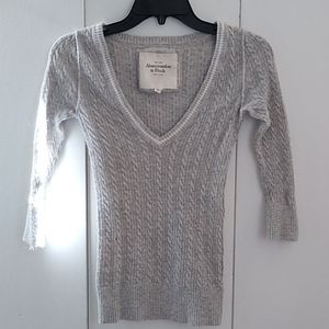 Gray Cable-Knit Sweater (Size M)